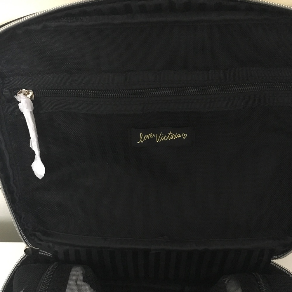 Victoria’s Secret Gold Makeup Traveling Bag - Picture 4 of 5